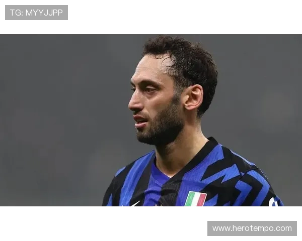 土媒：加拉塔萨雷暂停恰尔汗奥卢谈判，转攻曼城中场 B 席(1)