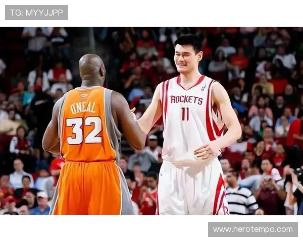 奥尼尔罕见显娇小！五人合影中竟有中国巨人姚明(2)